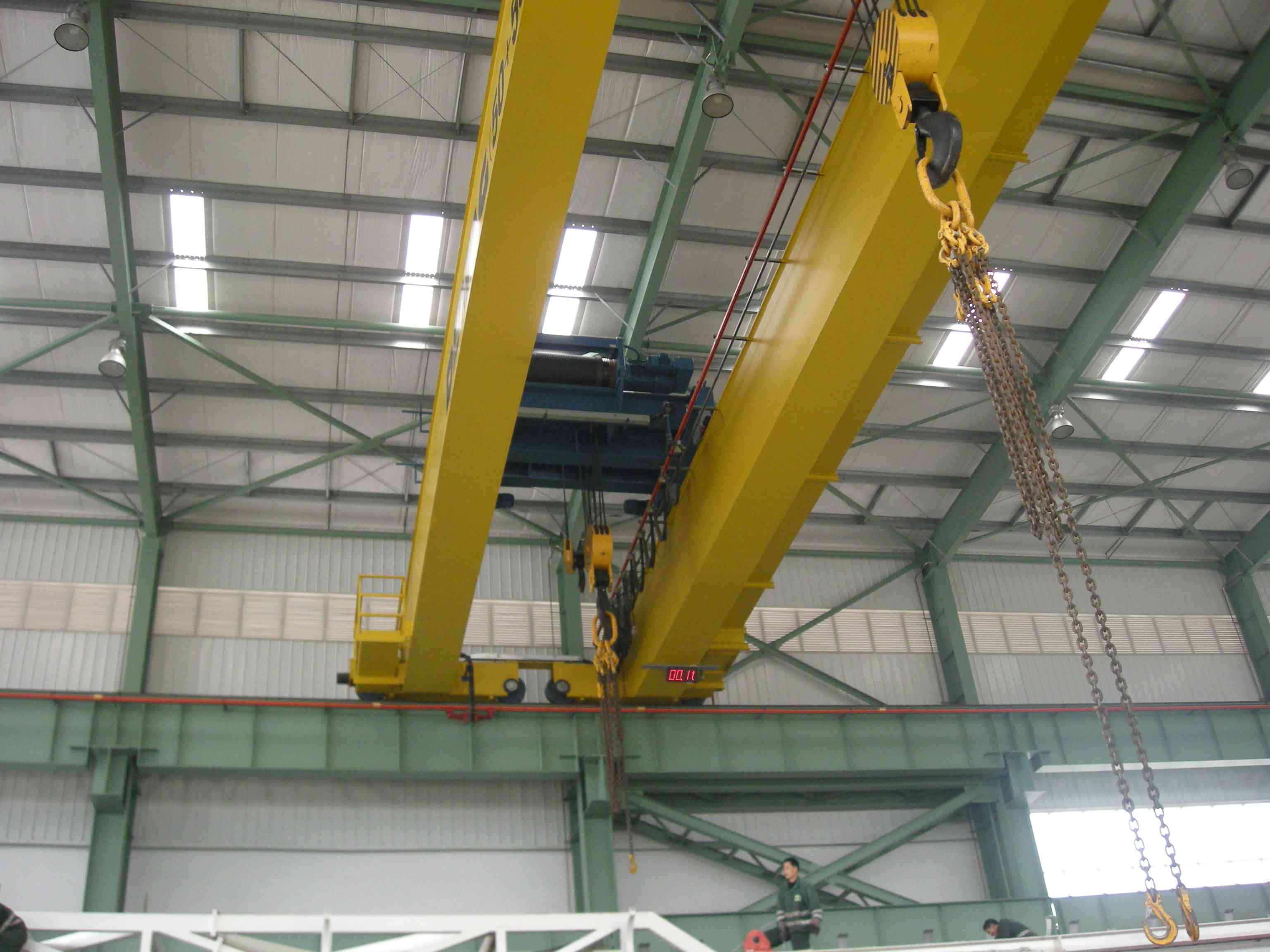 2、雙梁起重機（雙吊點同步聯(lián)動）.jpg